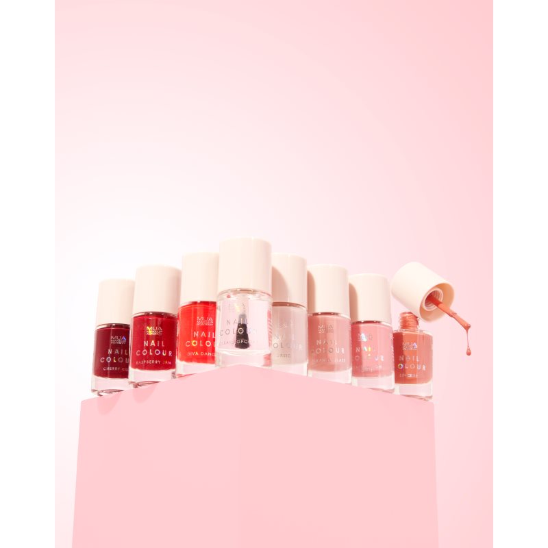MUA Makeup Academy Nail Colour lak na nechty odtieň Diva Danger 10 ml