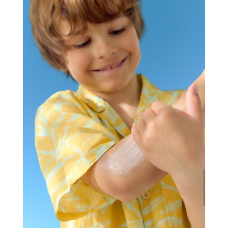 NIVEA SUN Babies & Kids dětský sprej na opalování pro citlivou pokožku SPF 50+ 250 ml (obrázek 4)