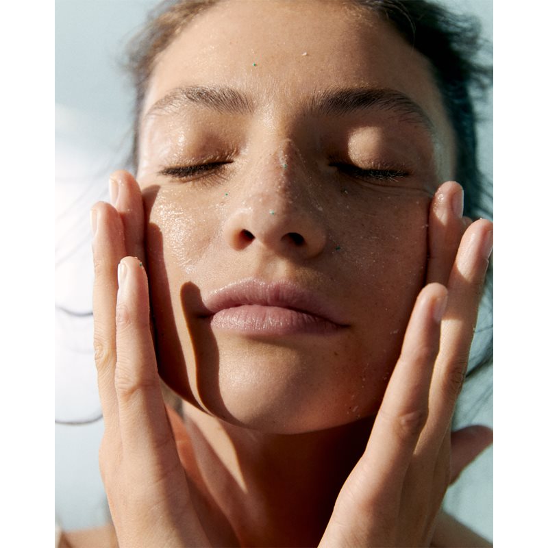 Nivea Derma Skin Clear Exfoliating Face Cleanser 150 Ml