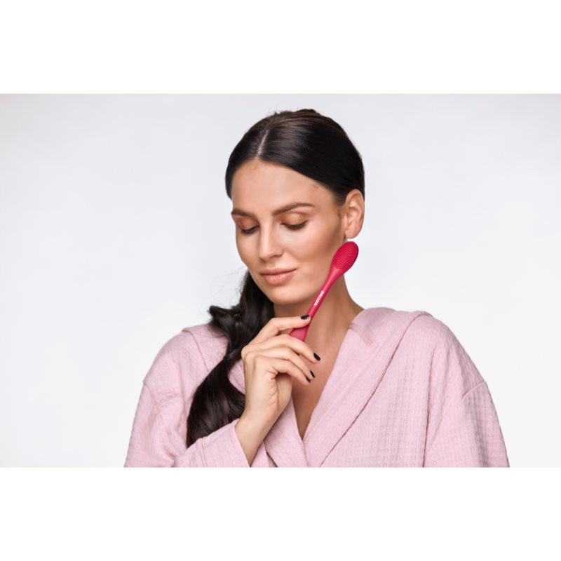 Notino Spa Collection Exfoliating Brush & Face Mask Applicator відлущувальна щіточка та аплікатор для маски для обличчя Pink