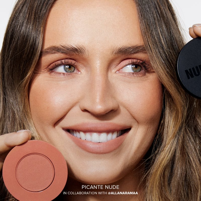 Nudestix Stax All Over Color Blush Balm Maquillage Multi-usage Pour Les Yeux, Les Lèvres, Et Le Visage Teinte Picante Nude 2,5 G