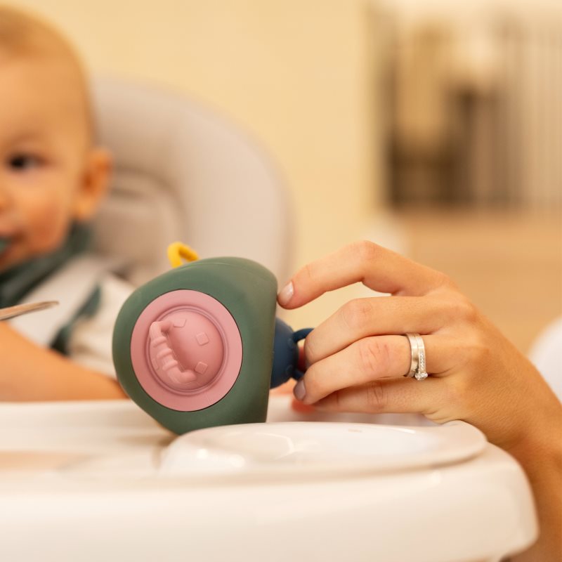 Petite&Mars Pop Up Triangle 10m+ kousátko Misty Green 1 ks (obrázek 5)