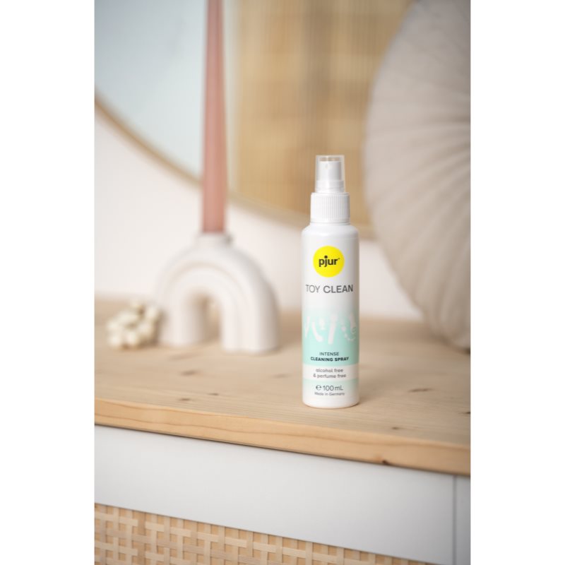 Pjur Woman Toy Clean čisticí sprej na erotické pomůcky 100 ml (obrázek 3)