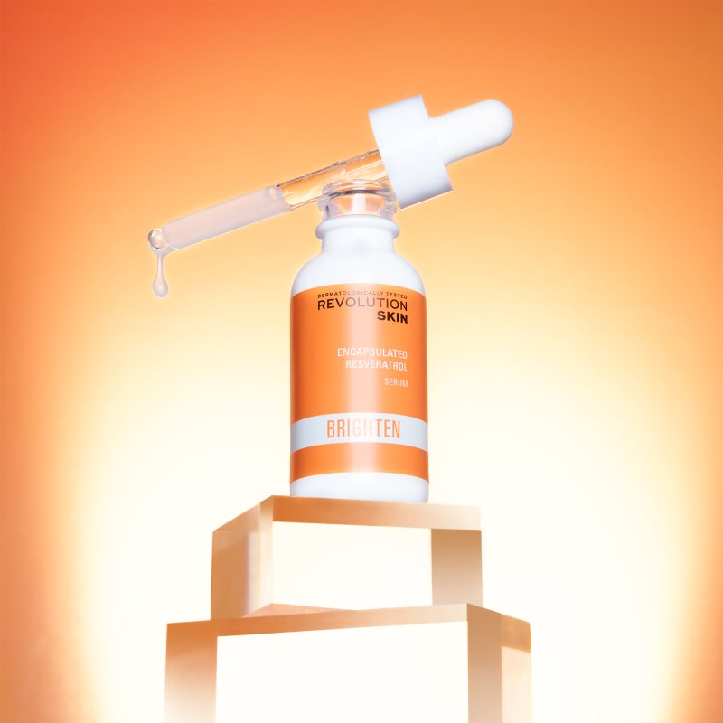 Revolution Skincare Encapsulated Resveratrol заспокоююча сироватка для сяючої шкіри 30 мл