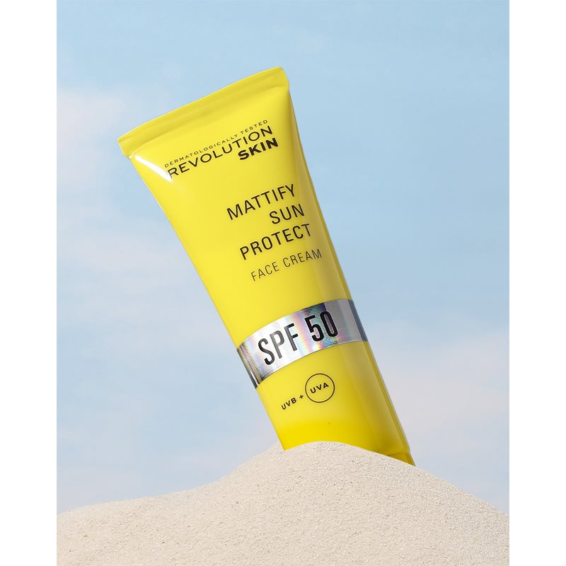 Revolution Skincare Sun Protect Mattify захисний матуючий крем для обличчя SPF 50 50 мл