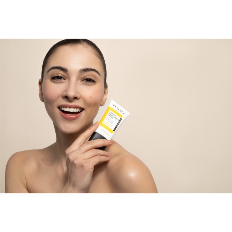 Revuele Vitamin C Moisturizer SPF 20 hydratační a rozjasňující pleťový krém SPF 20 50 ml (obrázek 3)