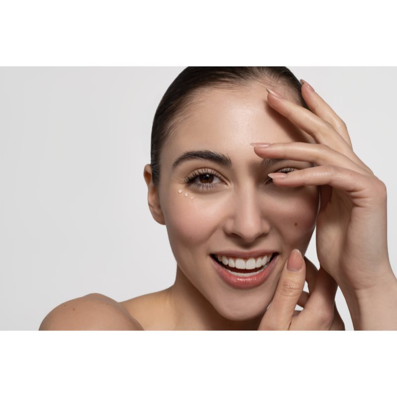 Revuele Vitamin C Eye Contour Fluid rozjasňující oční krém proti tmavým kruhům 25 ml (obrázek 3)