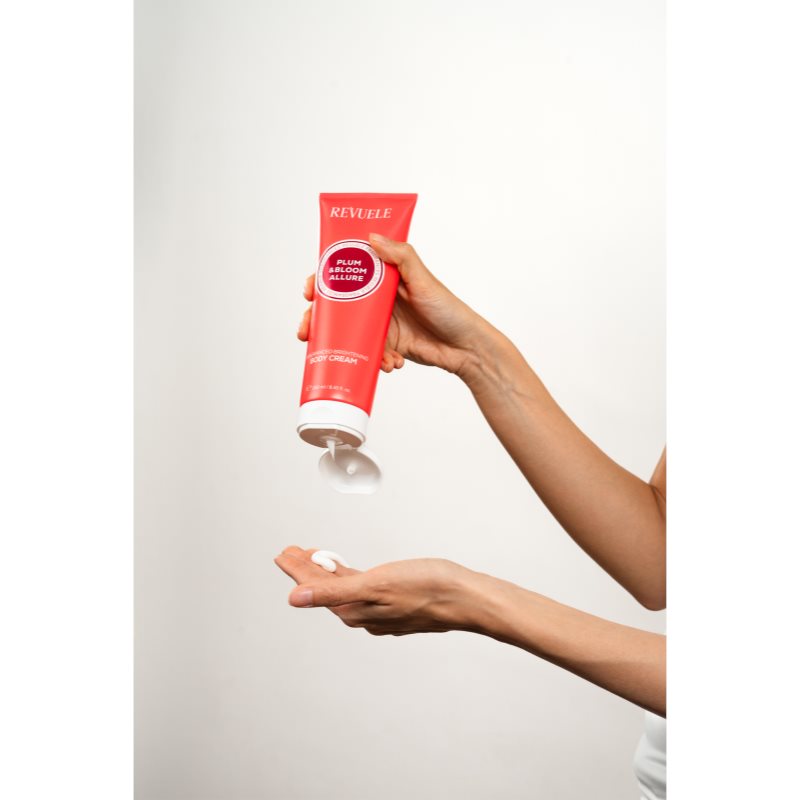 Revuele Plum & Bloom Allure Fragranced Brightening Body Cream rozjasňující tělový krém s hydratačním účinkem pro ženy 250 ml (obrázek 3)