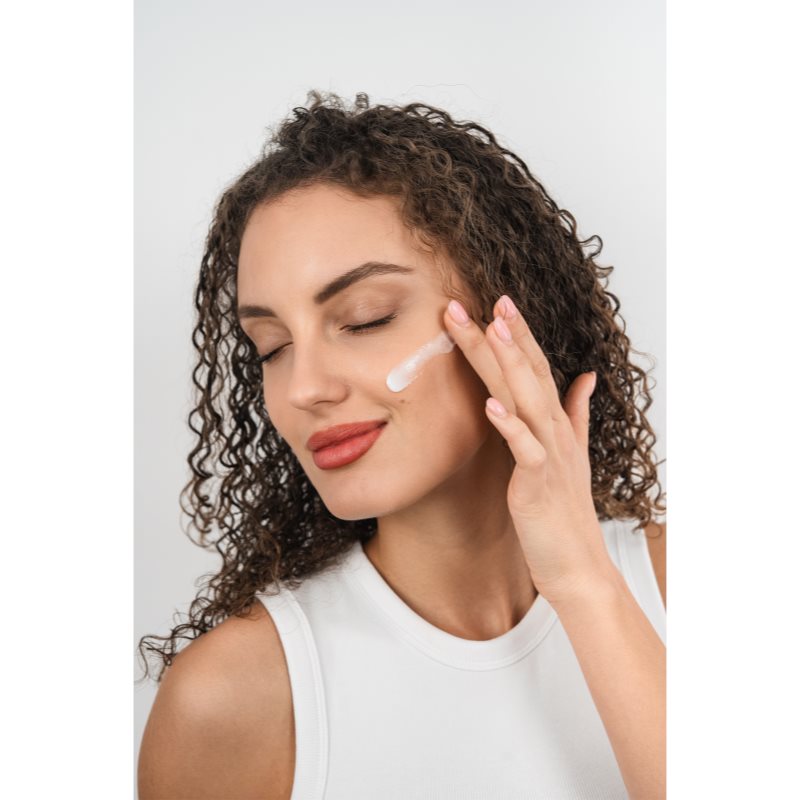 Revuele Micro-Needles Renewal Shot intenzívny omladzujúci krém s mikroihličkovaním 50 ml (obrázok 5)