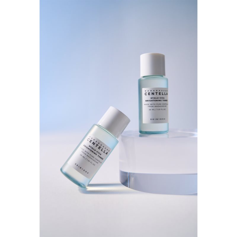 SKIN1004 Madagascar Centella Hyalu-Cica Brightening Toner jemné exfoliační tonikum pro rozjasnění a hydrataci 30 ml (obrázek 4)