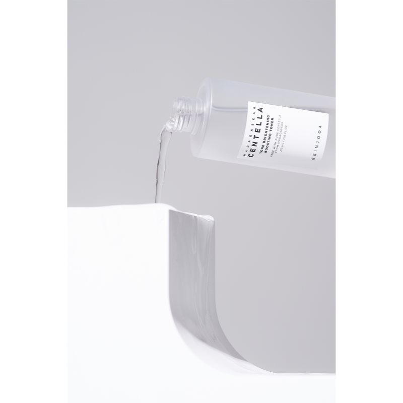 SKIN1004 Madagascar Centella Tone Brightening Boosting Toner osvěžující hydratační tonikum 210 ml (obrázek 8)