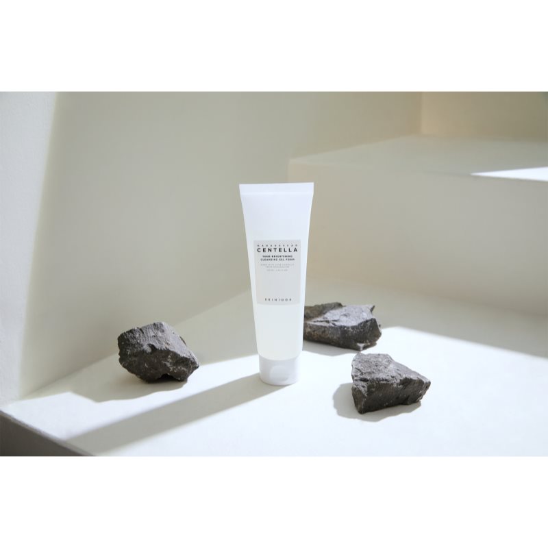 SKIN1004 Madagascar Centella Tone Brightening Cleansing Gel Foam pěnivý čisticí gel pro rozjasnění a hydrataci 125 ml (obrázek 9)