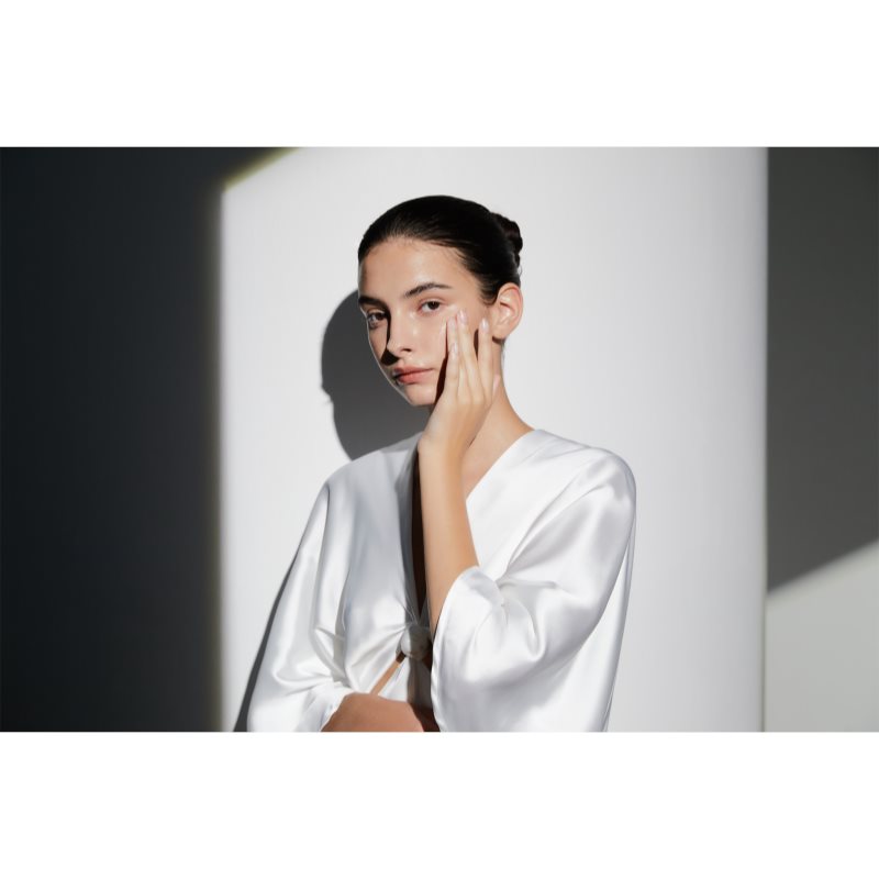 SKIN1004 Madagascar Centella Tone Brightening Capsule Ampoule hydratační sérum pro rozjasnění a vyhlazení pleti 30 ml (obrázek 9)