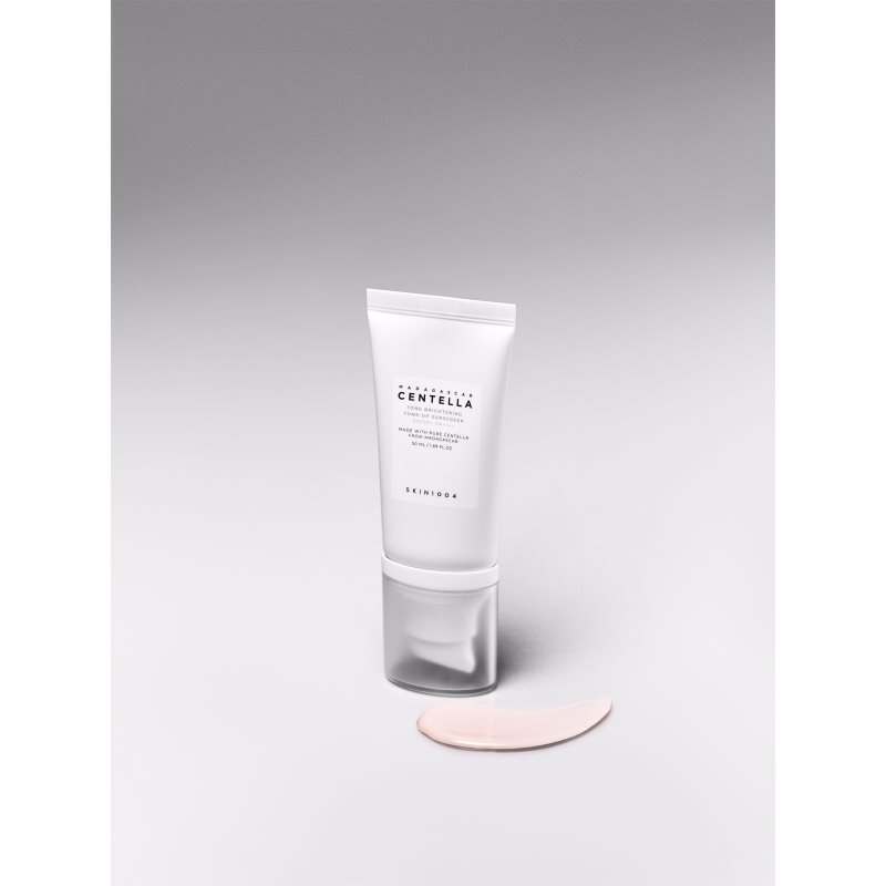 SKIN1004 Madagascar Centella Tone Brightening Tone-Up Sunscreen ochranný tónovaný fluid na obličej pro rozjasnění pleti SPF 50+ 50 ml (obrázek 4)