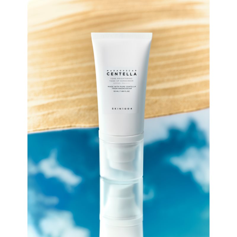 SKIN1004 Madagascar Centella Tone Brightening Tone-Up Sunscreen ochranný tónovaný fluid na obličej pro rozjasnění pleti SPF 50+ 50 ml (obrázek 10)