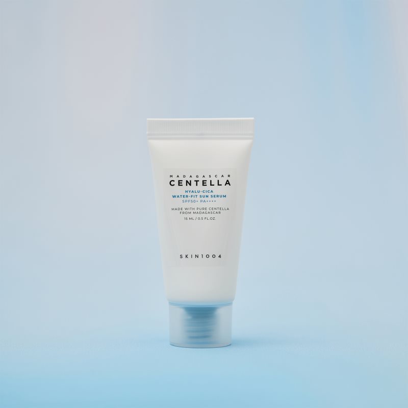 SKIN1004 Madagascar Centella Hyalu-Cica Water-Fit Sun Serum ochranné sérum s hydratačním účinkem SPF 50+ 15 ml (obrázek 4)