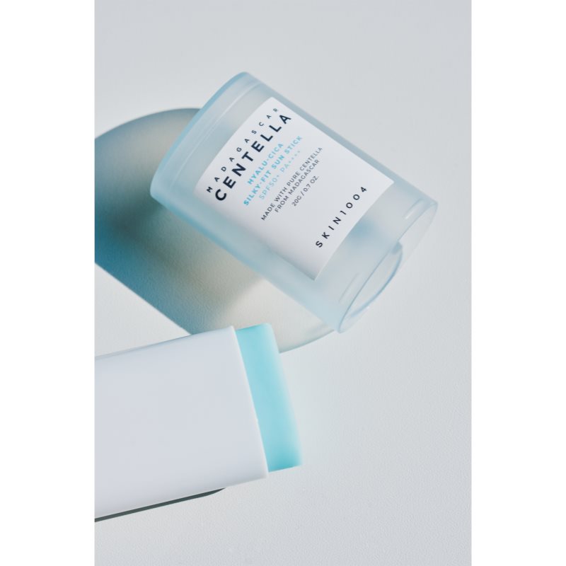 SKIN1004 Madagascar Centella Hyalu-Cica Silky-Fit Sun Stick ochranná hydratační tyčinka SPF 50+ 20 g (obrázek 8)