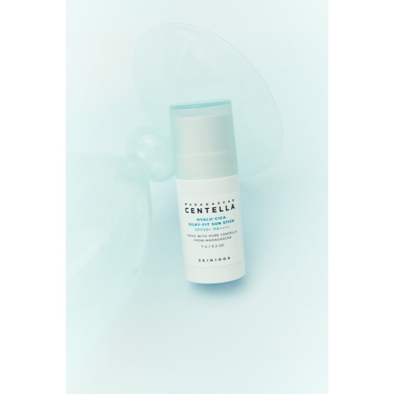 SKIN1004 Madagascar Centella Hyalu-Cica Silky-Fit Sun Stick ochranná hydratační tyčinka SPF 50+ 7 g (obrázek 3)