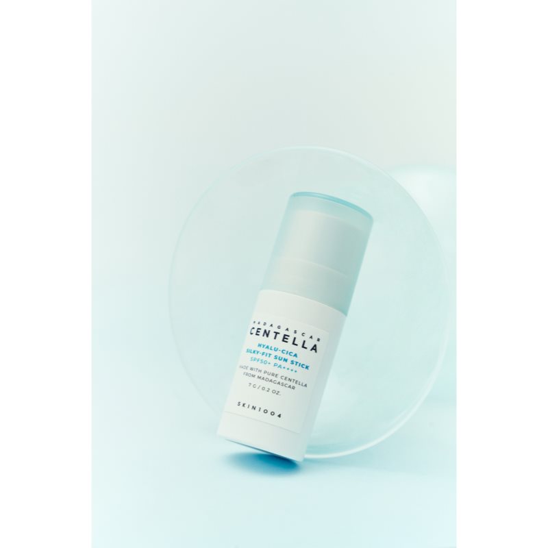 SKIN1004 Madagascar Centella Hyalu-Cica Silky-Fit Sun Stick ochranná hydratační tyčinka SPF 50+ 7 g (obrázek 4)