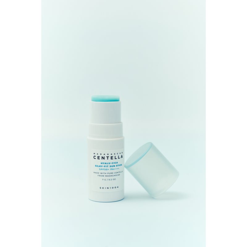 SKIN1004 Madagascar Centella Hyalu-Cica Silky-Fit Sun Stick ochranná hydratační tyčinka SPF 50+ 7 g (obrázek 5)