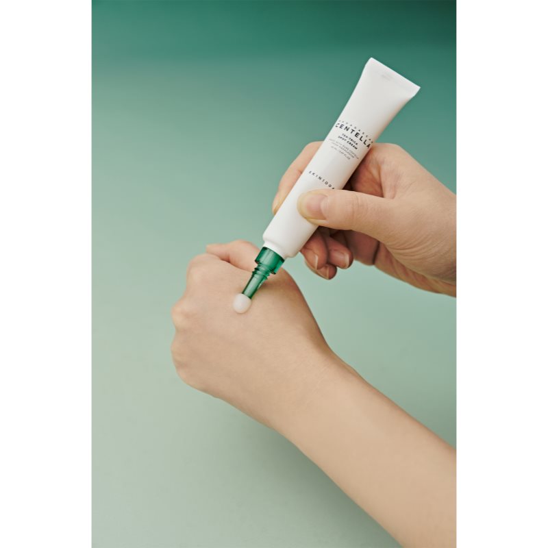 SKIN1004 Madagascar Centella Tea-Trica Spot Cream lokální péče proti akné se zklidňujícím účinkem 20 ml (obrázek 7)