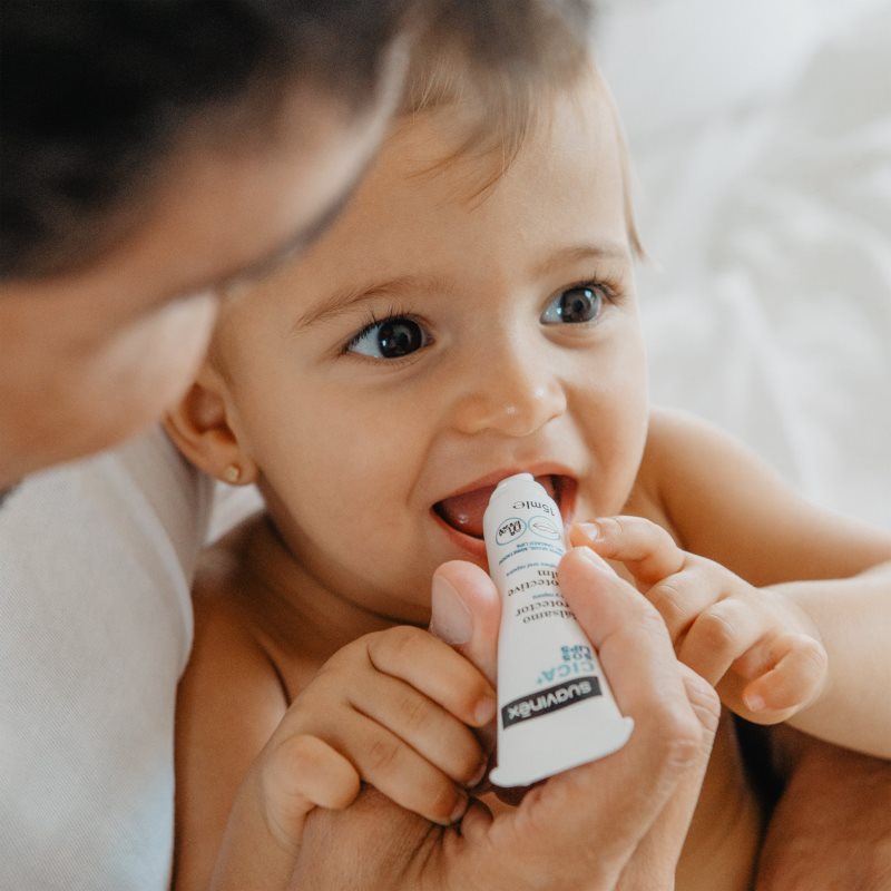 Suavinex CICA Protective Balm ochranný balzám na rty 15 ml (obrázek 4)