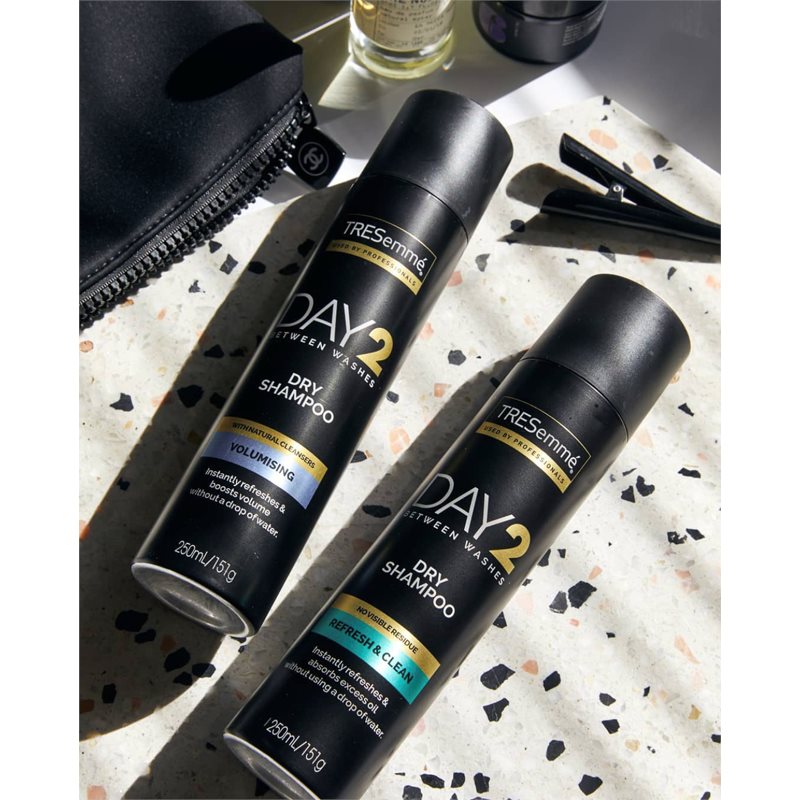 TRESemmé Day 2 Volumising Refreshing Dry Shampoo For Volume 250 Ml