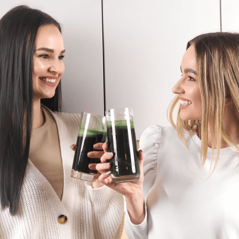 Venira Super Greens prášek na přípravu nápoje pro detoxikaci organismu a podporu imunity příchuť Apple 336 g (obrázek 3)