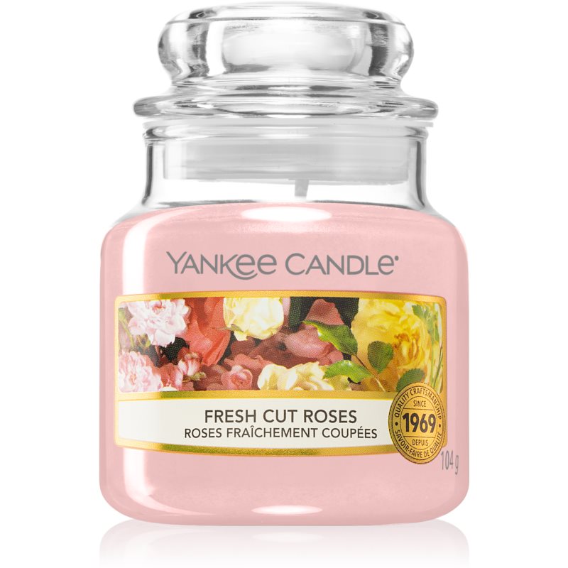 Yankee Candle Fresh Cut Roses aроматична свічка Classic маленька 104 гр