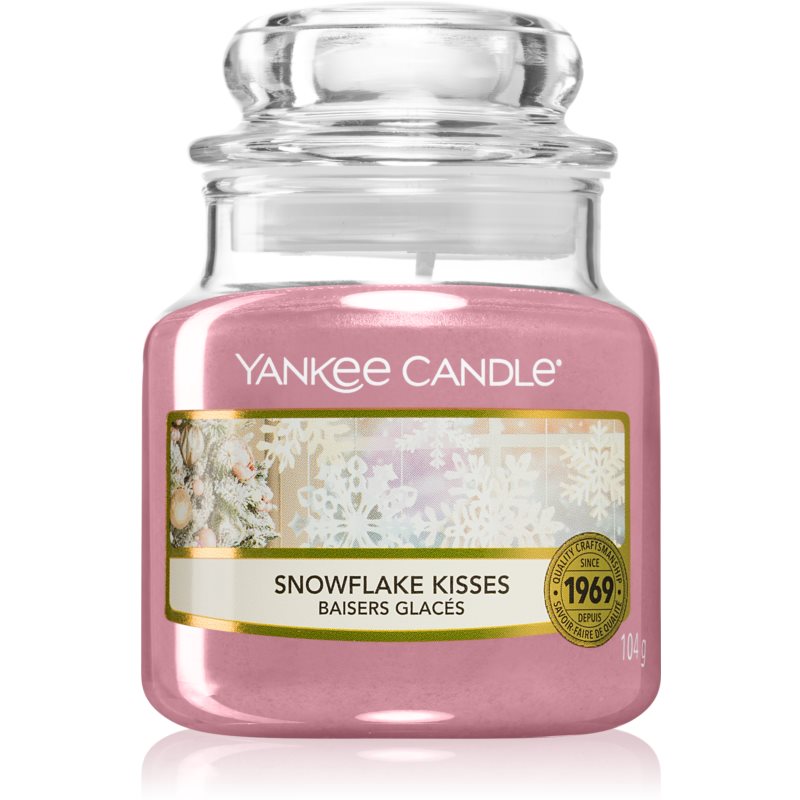 Yankee Candle Snowflake Kisses aроматична свічка 104 гр
