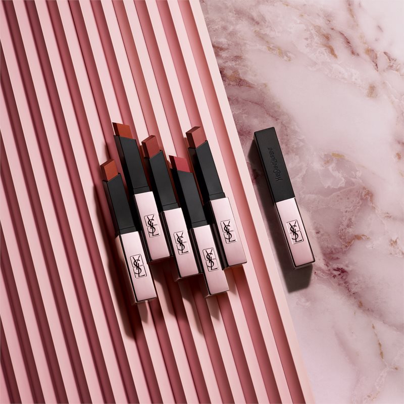 Yves Saint Laurent Rouge Pur Couture The Slim Glow Matte barra de labios hidratante y matificante con brillo tono 210 Nude out of Line 2 g
