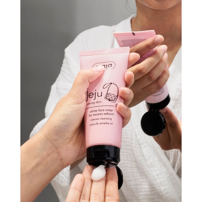 Ziaja Jeju Young Skin schonende Seife für das Gesicht 75 ml