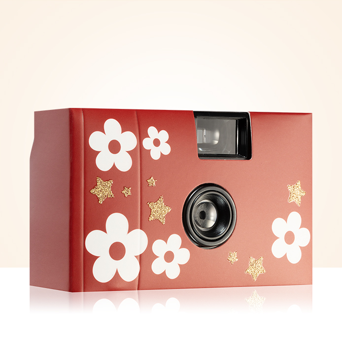 Kompaktinis fotoaparatas iš Marc Jacobs kaip dovana