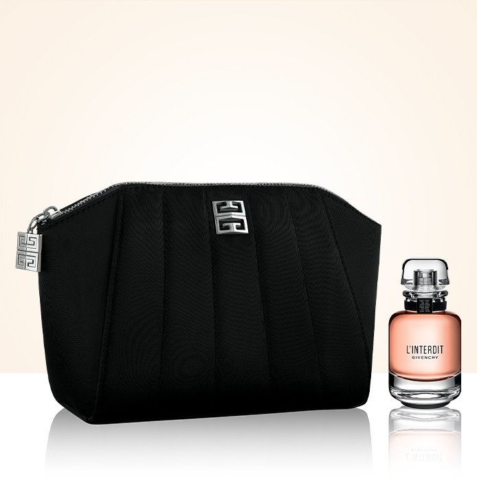 In omaggio una trousse per cosmetici con una fragranza Givenchy