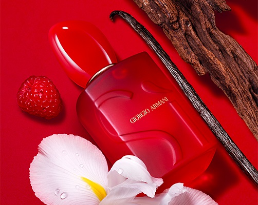 GA_2026_Sì-Passione-EDP-Red-Bloom_Pack-with-Ingredients_1x1_RVB-4000