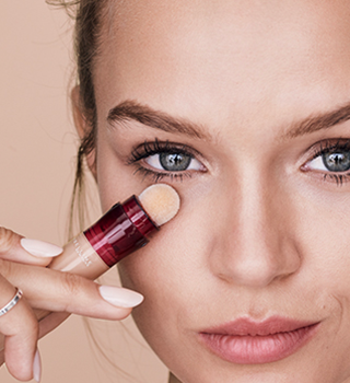 Maybelline make-up a korektory