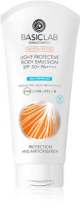 BasicLab Dermocosmetics Protecticus emulsión hidratante y protectora para rostro y cuerpo SPF 50+ resistente al agua 100 ml