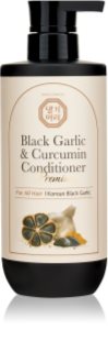 DAENG GI MEO RI Black Garlic & Curcumin Treatment pečující kondicionér pro hustotu vlasů a ochranu proti lámavosti 500 ml
