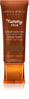 Danessa Myricks Beauty Yummy Skin Serum Skin Tint fond de ten hidratant si catifelant culoare 14 - Deep Skin with Warm Golden Undertones 100 ml