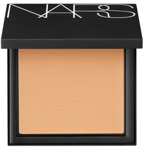NARS All Day Luminous posvetlitveni kompaktni make-up s pudrastim učinkom odtenek 6251 Punjab 10 g