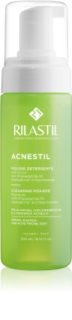 Rilastil Acnestil mousse detergente per riequilibrare la produzione di sebo per pelli grasse con tendenza all'acne