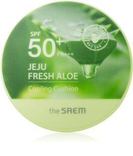 The Saem Jeju Fresh Aloe Cooling Cushion dlhotrvajúci make-up v hubke SPF 50+ s upokojujúcim účinkom odtieň Natural Beige 12 g