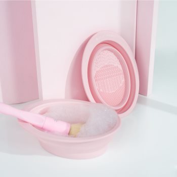 Brushworks Silicone Makeup Brush Cleaning Bowl Dispozitiv de silicon pentru perii de curățare - 1 | YEO