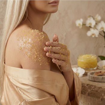 Crystallove Clear Quartz Shimmer Body Scrub exfoliant pentru corp - Sellmag.ro