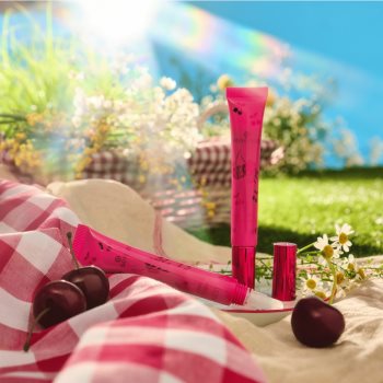 essence SO CHERRY happy lip gloss cu peptide - 1 | YEO