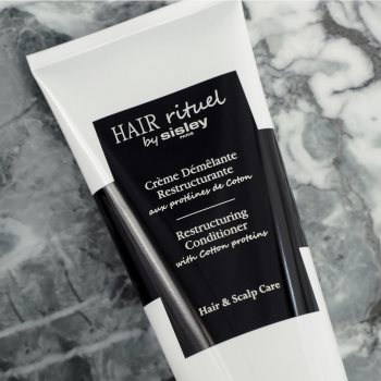 Hair Rituel by Sisley Restructuring Conditioner with Cotton proteins balsam cu efect de netezire împotriva părului fragil - 1 | YEO