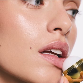 SUNEWMED+ Vanilla Gold Kiss Moisturizing Lip Balm Balsam de buze hidratant unt de shea SUNEWMED+ Vanilla Gold Kiss Moisturizing Lip Balm Balsam de buze hidratant unt de shea - Sellmag.ro