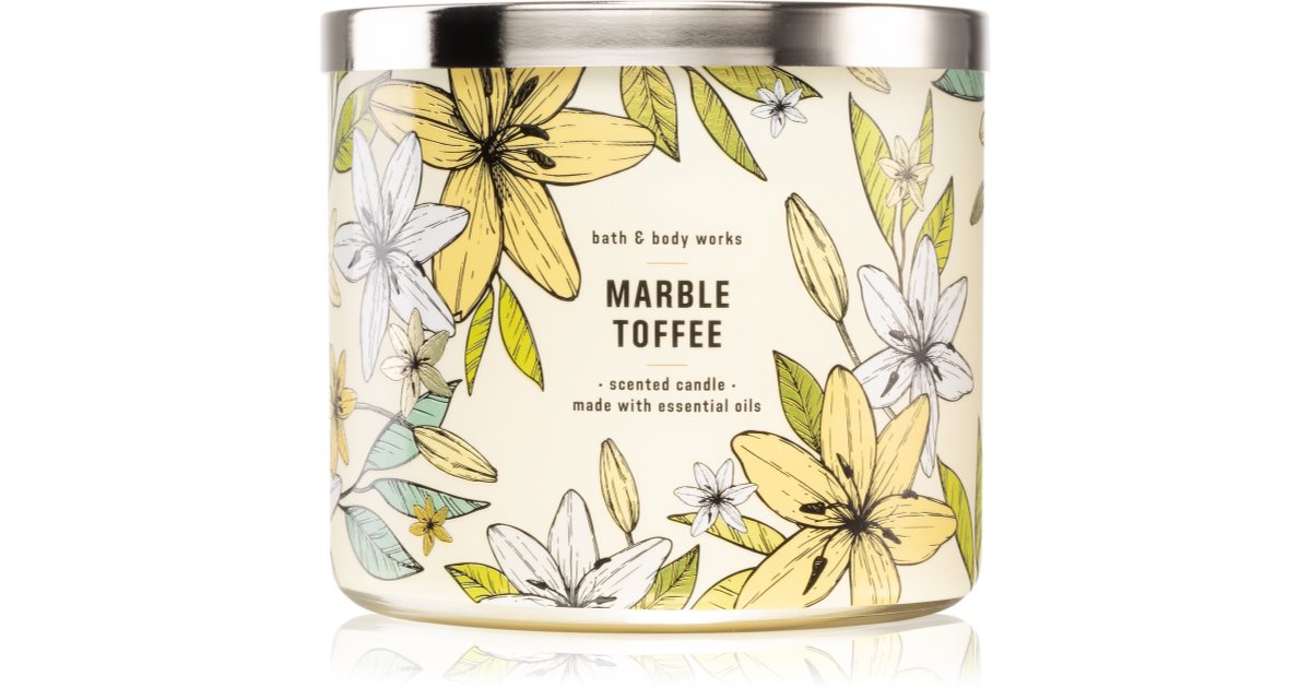 Bath & Body Works MarbleToffee scented candle I. notino.co.uk