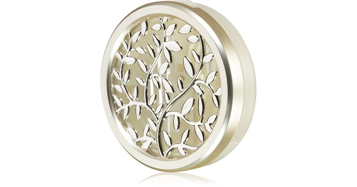 Bath & Body Works Leaves car air freshener holder without refill