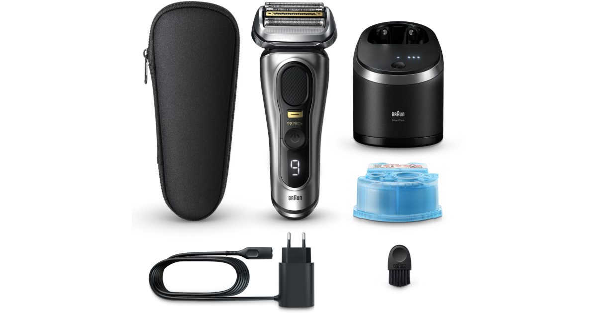 Braun Series 9 PRO+ 9567cc electric shaver with a cleaning and
